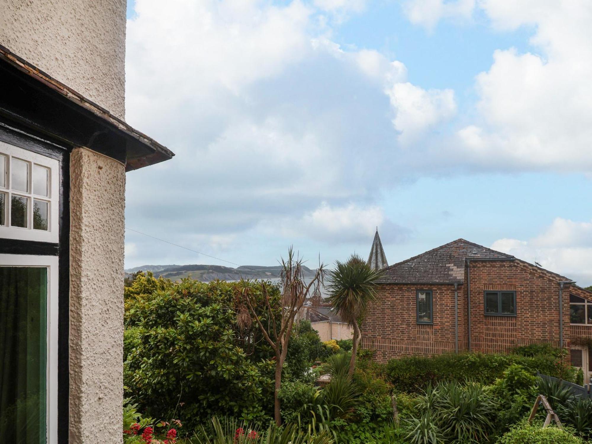 The Apartment At Queen Anne'S Lodge Lyme Regis Exterior foto